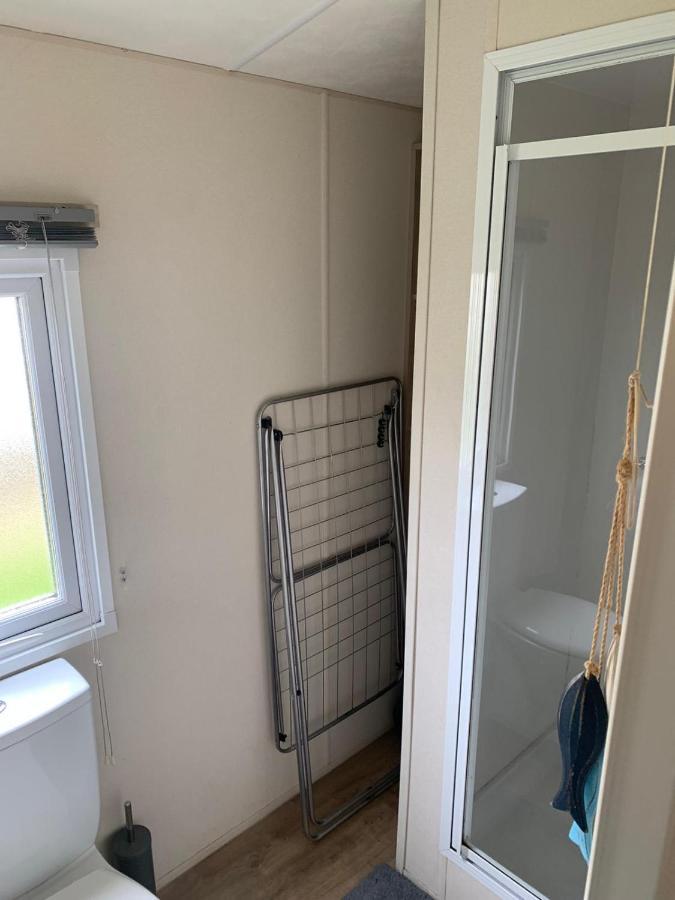Angie'S Caravan At Seawick Hotel Saint Osyth Екстериор снимка