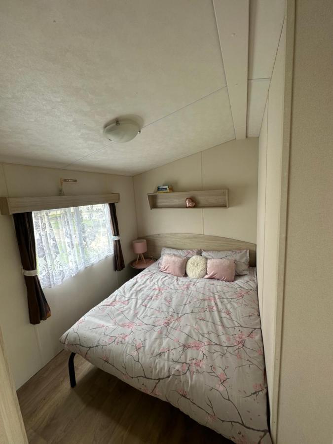 Angie'S Caravan At Seawick Hotel Saint Osyth Екстериор снимка
