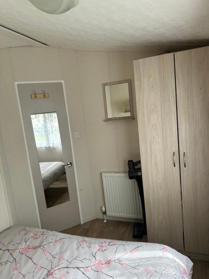 Angie'S Caravan At Seawick Hotel Saint Osyth Екстериор снимка